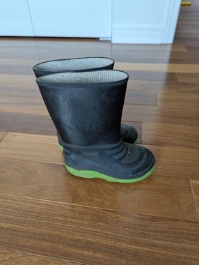 Rain Boots For Kids, Size 9